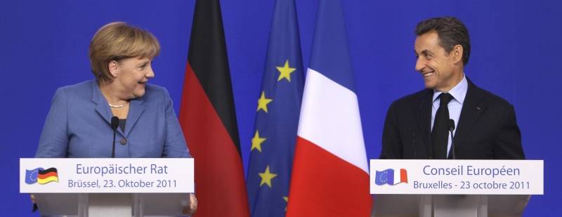 Merkel e Sarkozy rispondono alla domanda su Berlusconi ai margini del G8 del 2011